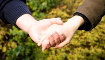 hands-269273_1280